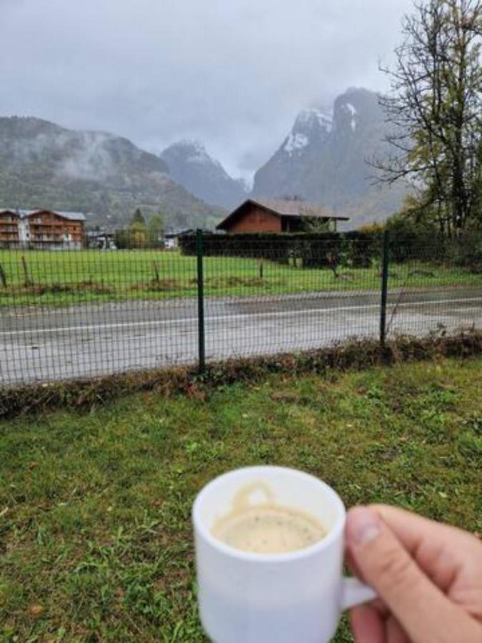 Charmant Mobilhome A 2 Pas Remontes Ski Samoens Exterior photo