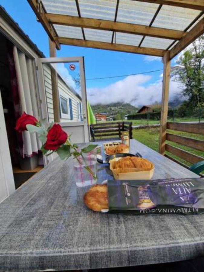 Charmant Mobilhome A 2 Pas Remontes Ski Samoens Exterior photo